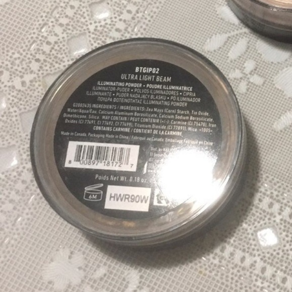 🆕 NYX Born To Glow Illuminating Powder, Ultra Light Beam, New - Picture 5 of 8